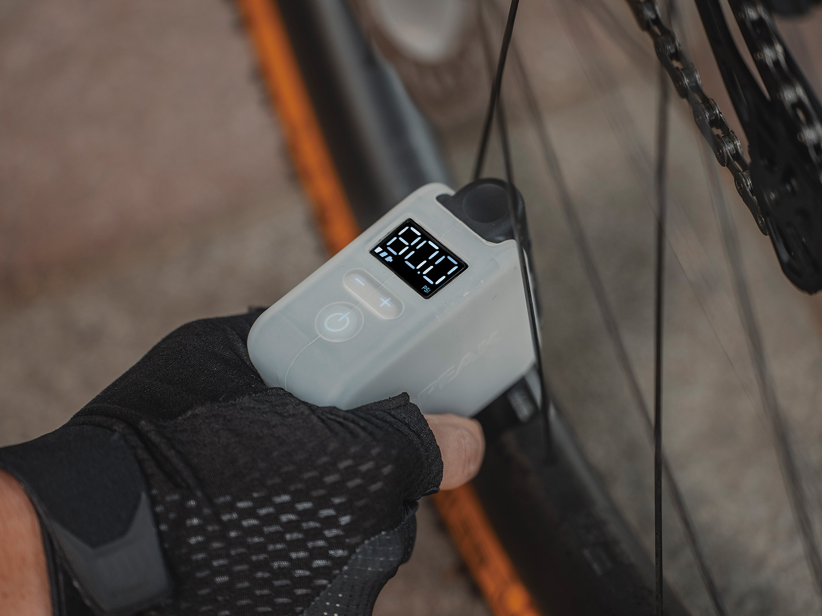 Topeak E Booster Digital Electric Pump Simple Inflation